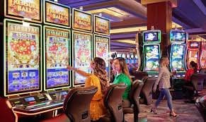 Filipino player joining an arina bingo room on a mobile device